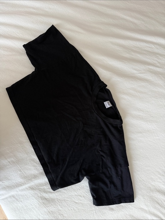 TNA Sweaters - TNA cropped black T-shirt